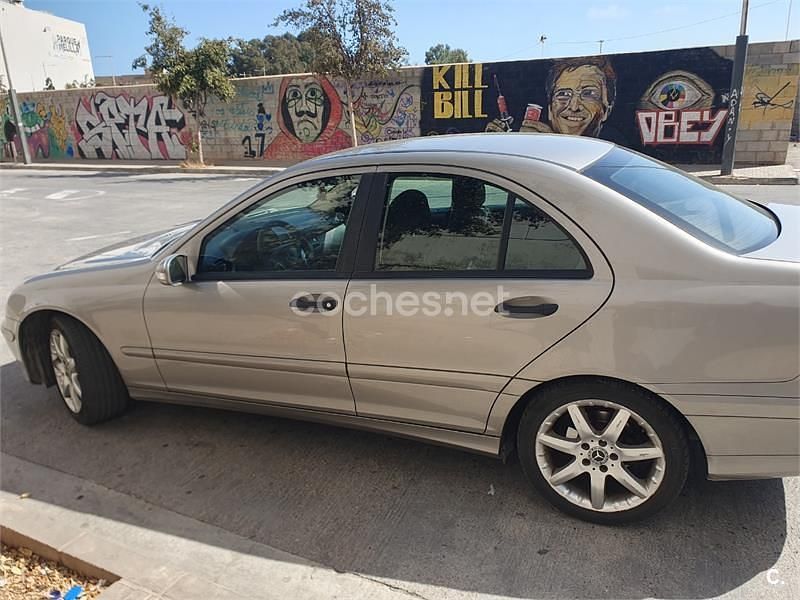 Beige Usado 2005 Mercedes C200 Classic Berlina | 5600 € (Precio justo) - Imagen 1/1