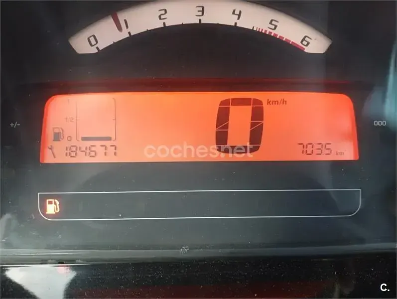 Usado Citroën C3 70 HP (51 kW) 2007 Preto Sedan