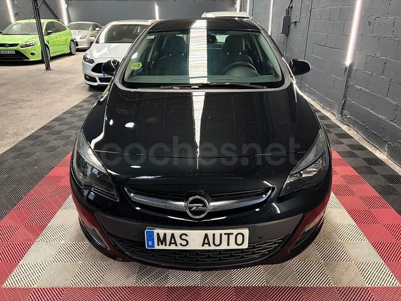 Usado Opel Astra Selective 165 CV (121 kW) 2015 Negro Berlina