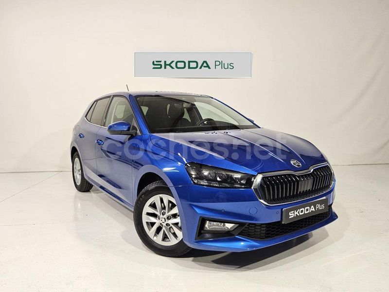 Azul Usado 2023 Skoda Fabia Ambition Berlina | 17.500 € (Precio justo) - Imagen 1/4