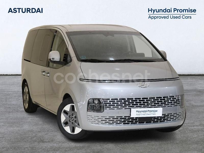 Usado Hyundai Staria 177 CV (130 kW) 2024 Gris / plata Monovolumen