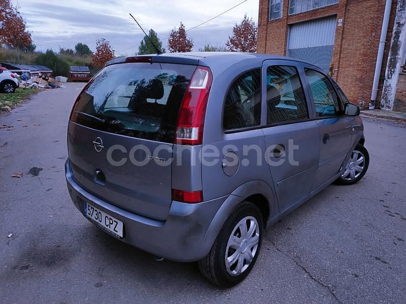 Usado Opel Meriva Cosmo 75 CV (55 kW) 2003 Gris / plata Monovolumen
