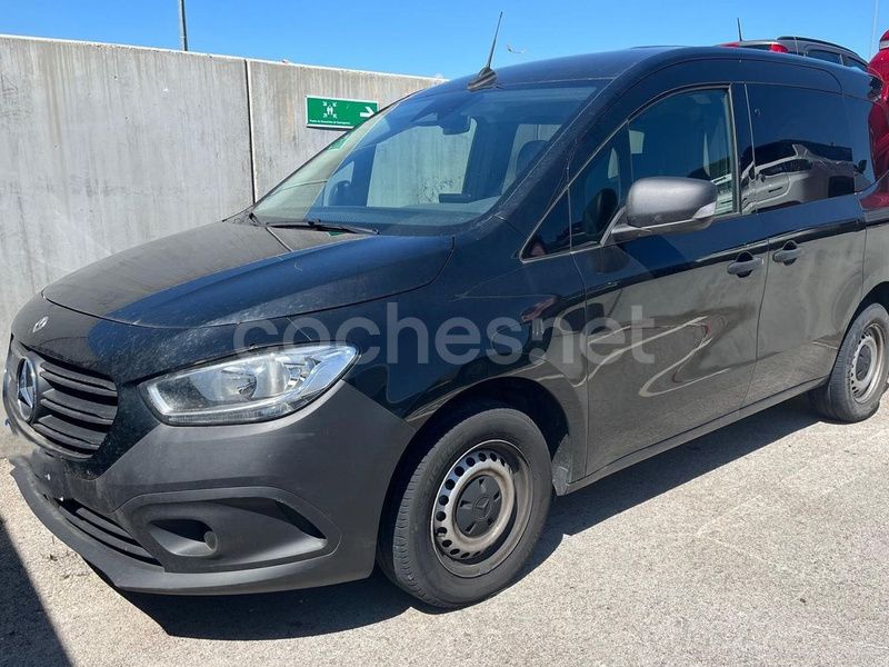 Negro Usado 2023 Mercedes Citan 110 Familiar | 26.900 € (Caro) - Imagen 1/4