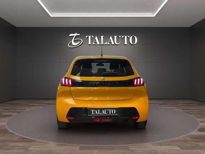 Usado Peugeot 208 Allure 99 CV (72 kW) 2021 Amarillo Utilitario