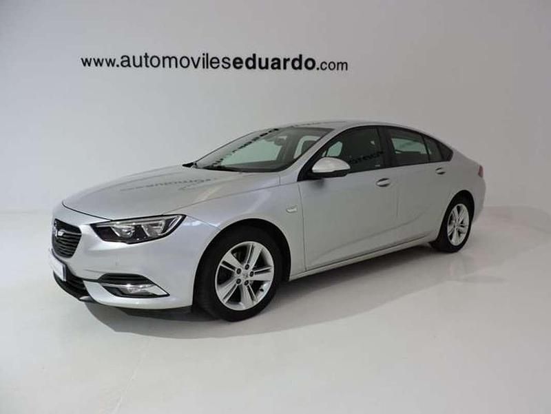 Plateado Usado 2018 Opel Insignia Selective Berlina | 9798 € (Buen precio) - Imagen 1/4