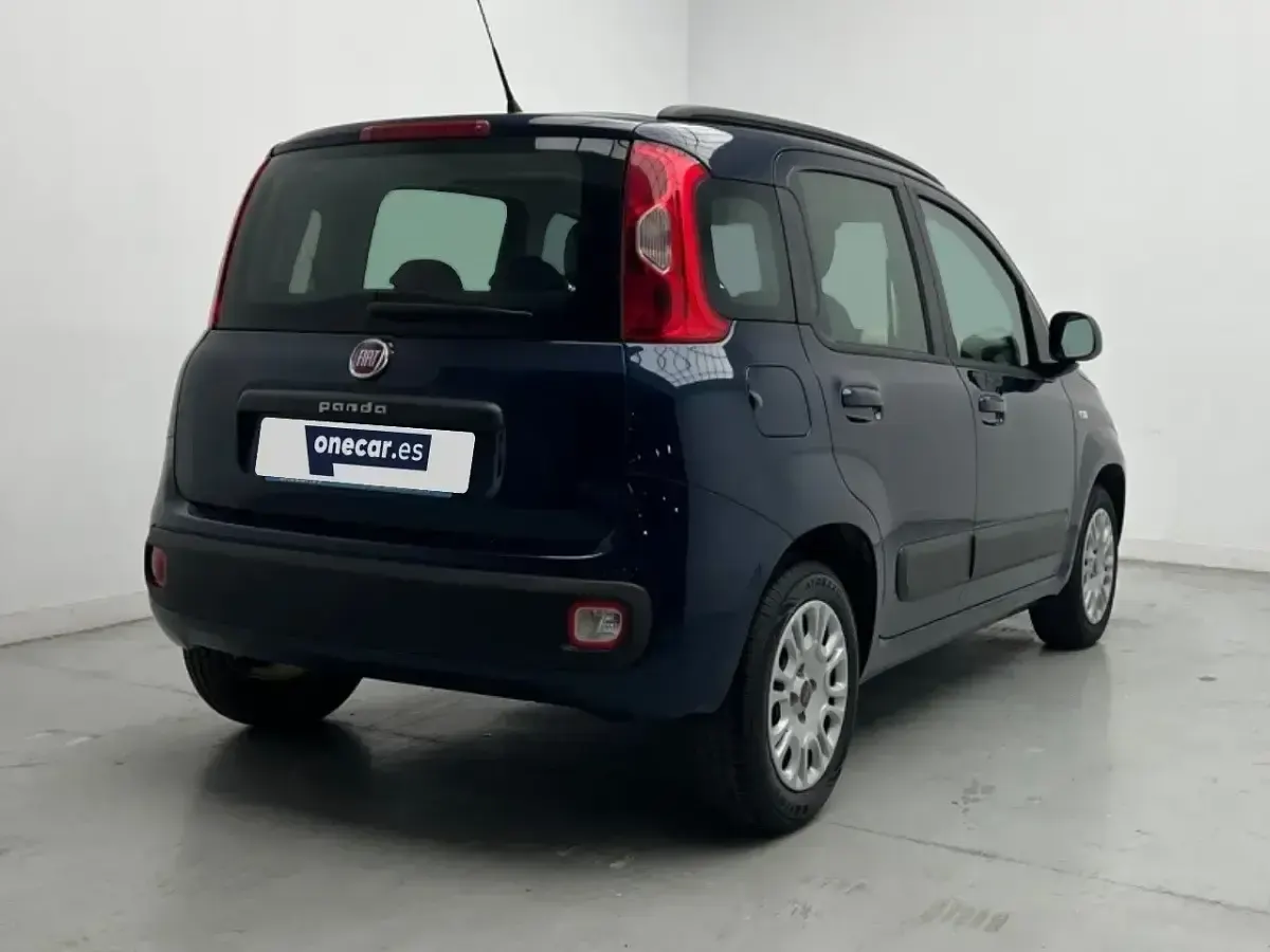 Usado Fiat Panda Lounge 69 CV (50 kW) 2017 Azul Utilitario