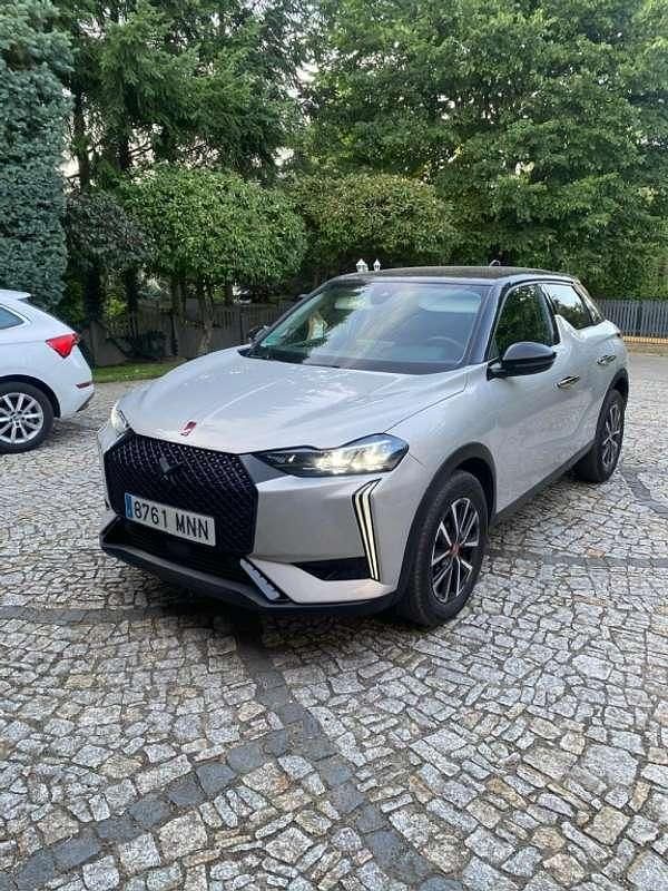 Gris Usado 2024 DS Automobiles DS3 Crossback Performance SUV | 19.900 € (Precio justo) - Imagen 1/4