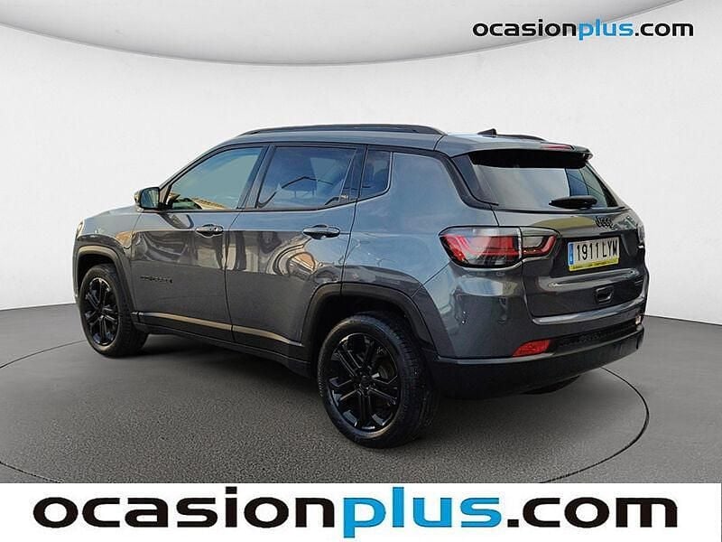 Usado Jeep Compass Night Eagle 130 CV (95 kW) 2022 Negro SUV