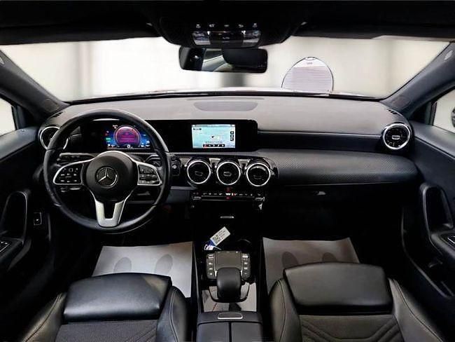 Usado Mercedes A250 219 CV (161 kW) 2021 Negro Berlina