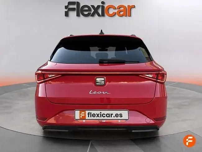 Usado Seat Leon FR 110 CV (80 kW) 2023 Rojo