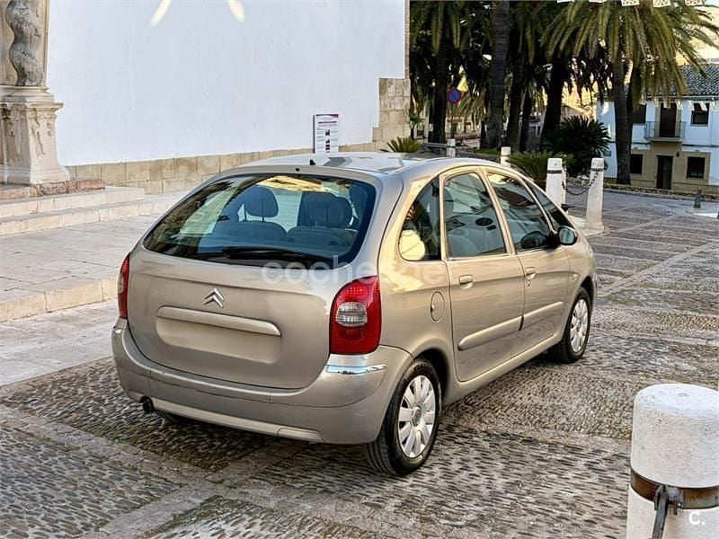 Usado Citroën Xsara Picasso Exclusive 92 CV (67 kW) 2007 Beige Monovolumen