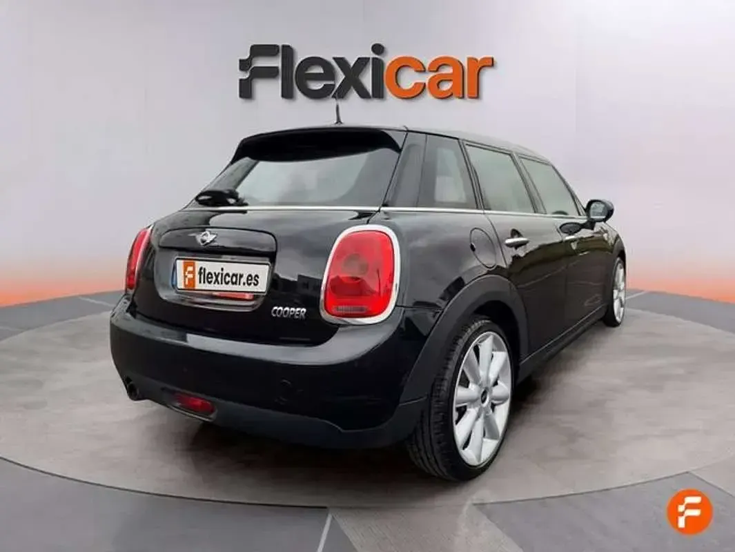 Używany Mini Cooper 136 KM (100 kW) 2018 Czarny Hatchback