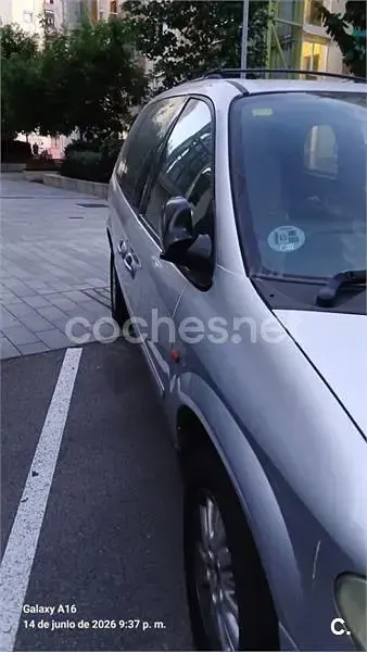 Usado Chrysler Grand Voyager 150 CV (110 kW) 2006 Gris / plata Monovolumen
