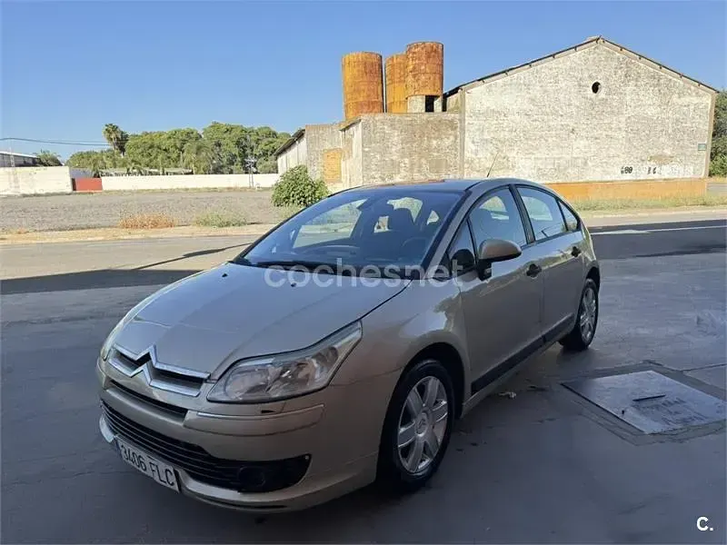 Usado Citroën C4 92 CV (67 kW) 2007 Beige Berlina