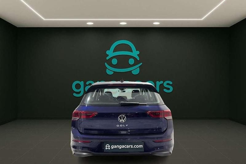 Usado VW Golf VIII Life 111 CV (81 kW) 2021 Azul Familiar