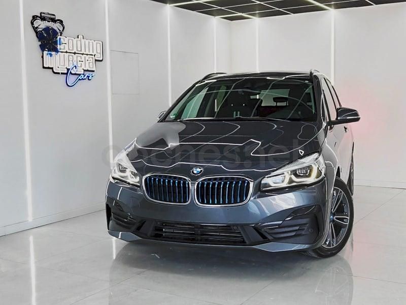 Usado BMW 225 Active Tourer iPerformance 224 CV (164 kW) 2019 Gris / plata Monovolumen