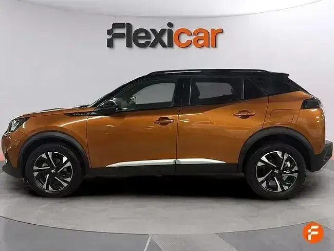 Usado Peugeot 2008 GT-line 130 CV (95 kW) 2020 Naranja SUV
