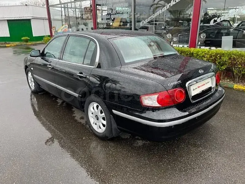 Usado Kia Opirus EX 203 CV (149 kW) 2006 Negro Berlina