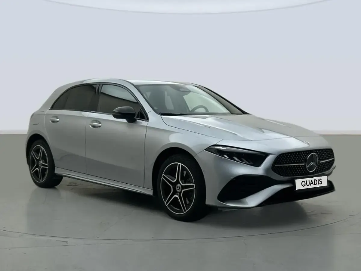 Usado Mercedes A250 218 CV (160 kW) 2025 Gris plata