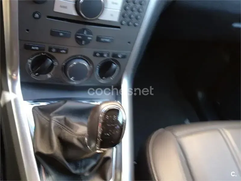Usado Opel Antara Cosmo 163 CV (119 kW) 2012 Gris / plata SUV