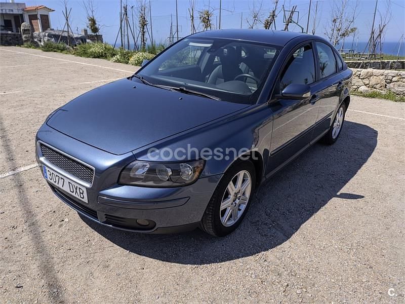 Azul Usado 2006 Volvo S40 Momentum Berlina | 3500 € - Imagen 1/4