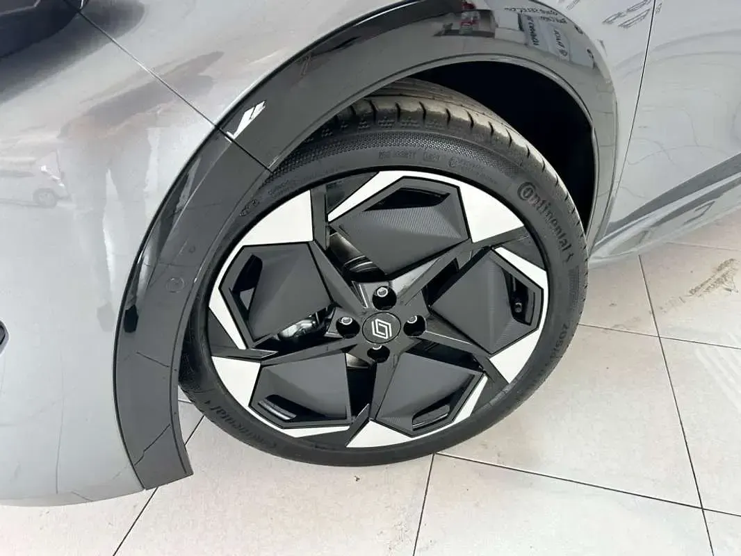 Nuevo Renault Clio Esprit Alpine 122 CV (89 kW) 2026 Gris Utilitario