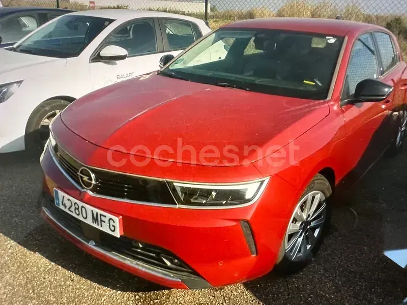 Usado Opel Astra Edition 130 CV (95 kW) 2023 Rojo Utilitario