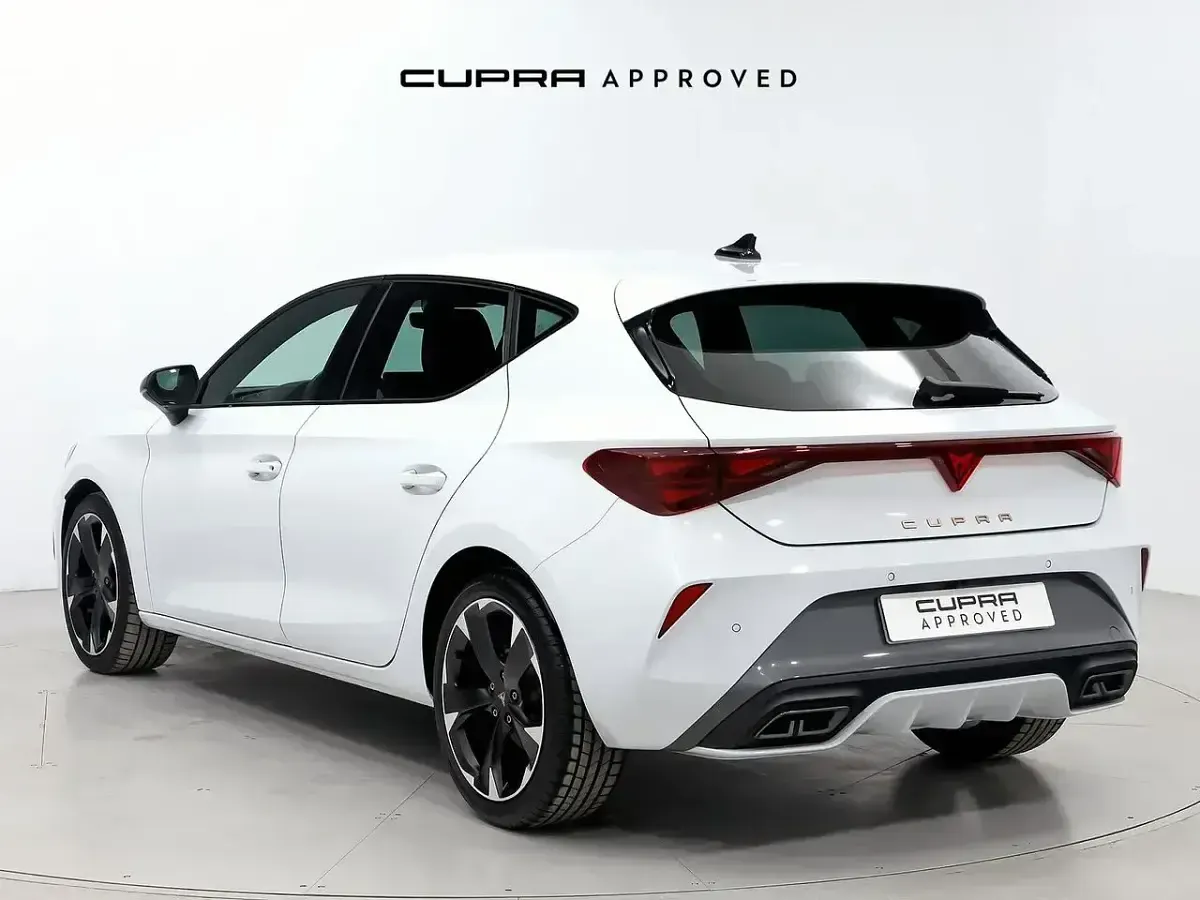 Usado Cupra Leon 150 CV (110 kW) 2024 Blanco Berlina