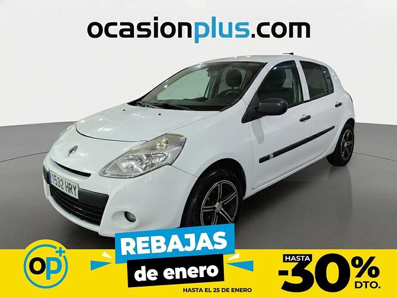 Blanco Usado 2013 Renault Clio IV Collection Utilitario | 6099 € (Precio justo) - Imagen 1/4