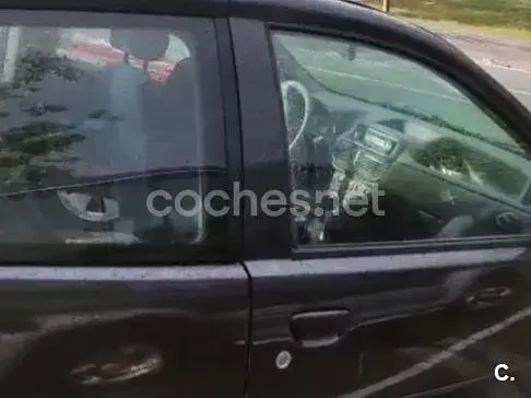 Usado Fiat Punto Active 70 CV (51 kW) 2005 Negro Utilitario