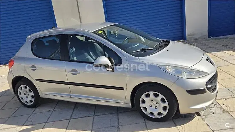 Usado Peugeot 207 75 CV (55 kW) 2008 Gris / plata Berlina