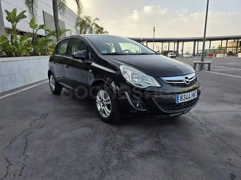 Usado Opel Corsa Selective 85 CV (62 kW) 2013 Negro Utilitario