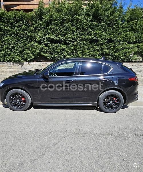 Negro Usado 2020 Alfa Romeo Stelvio Ti SUV | 28.800 € - Imagen 1/4