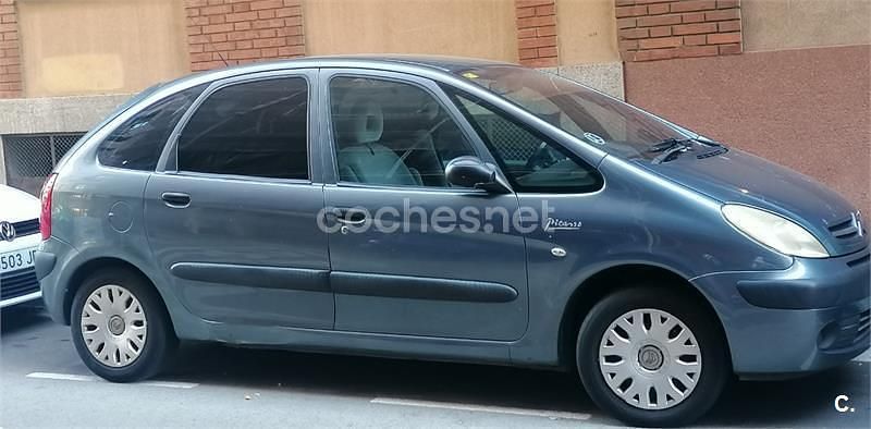 Usado Citroën Xsara Picasso 92 CV (67 kW) 2009 Gris / plata Monovolumen