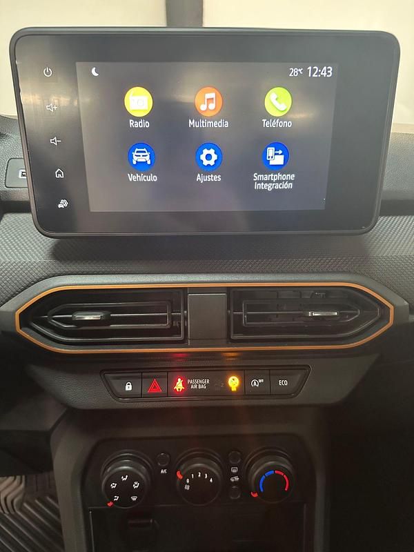 Rojo Usado 2022 Dacia Sandero Acces Utilitario | 12.990 € (Caro) - Imagen 1/4