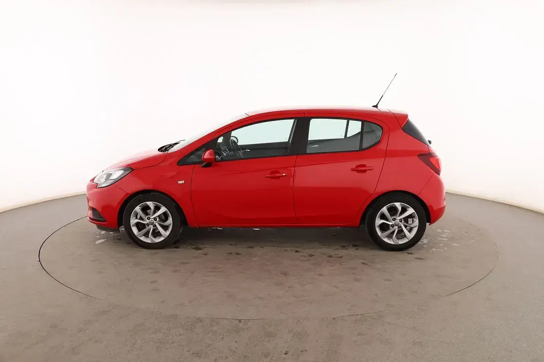 Usado Opel Corsa Selective 90 CV (66 kW) 2016 Rojo Utilitario