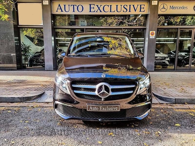 Usado Mercedes V300 Avantgarde 239 CV (175 kW) 2023 Negro Monovolumen