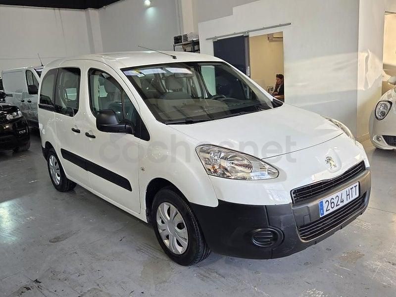 Usado Peugeot Partner Tepee Active 92 CV (67 kW) 2014 Blanco Monovolumen