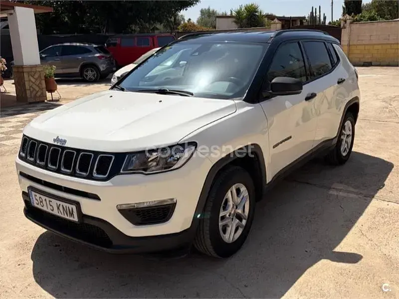Usado Jeep Compass Sport 120 CV (88 kW) 2018 Blanco SUV