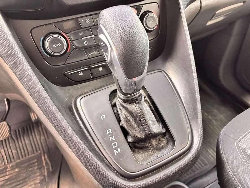 Usado Ford Tourneo Connect Trend 120 CV (88 kW) 2022 Blanco Monovolumen