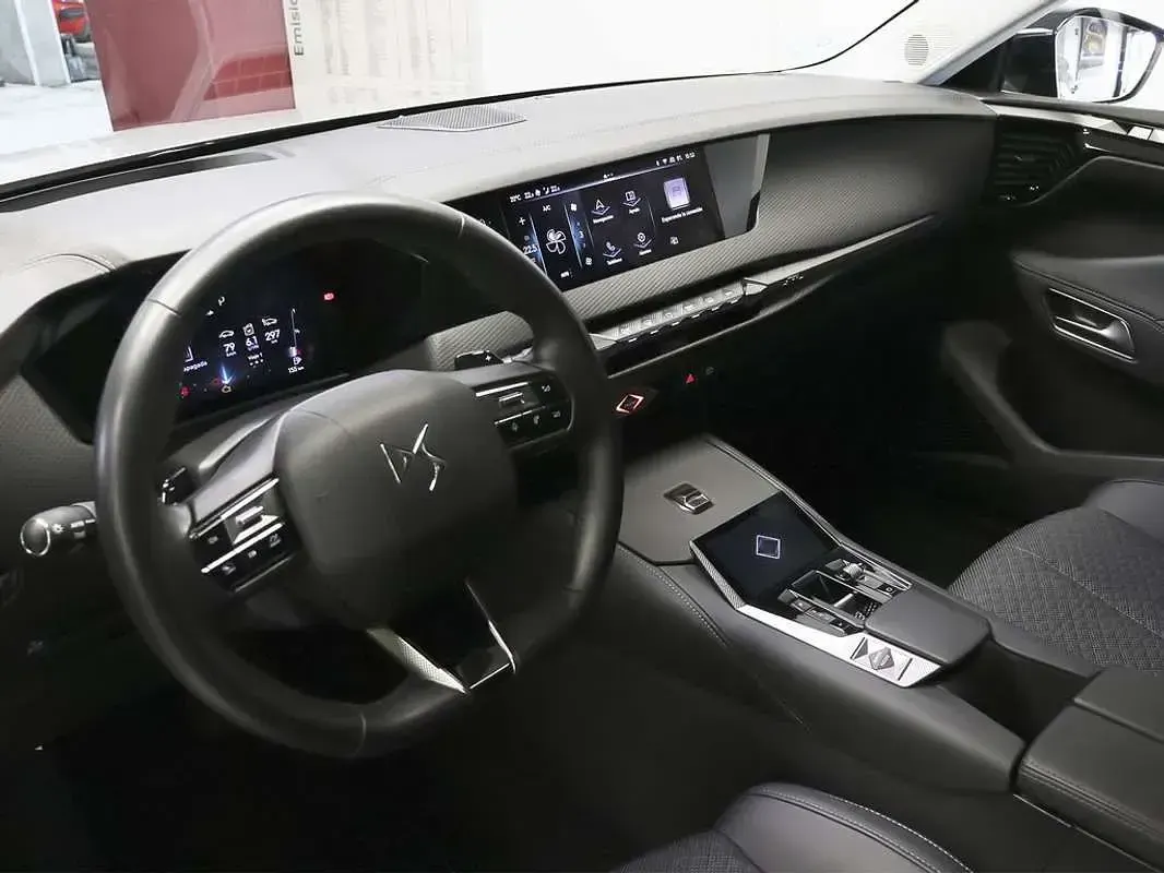 Usado DS Automobiles DS4 Trocadero 131 CV (96 kW) 2023 Blanco SUV