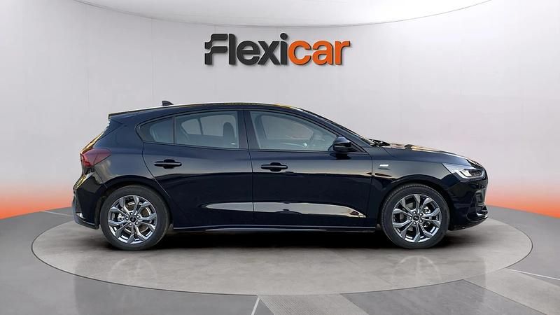 Usado Ford Focus ST-Line 125 CV (91 kW) 2023 Negro Berlina