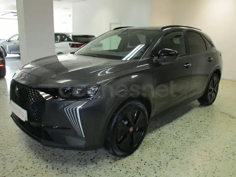 Usado DS Automobiles DS7 Crossback 130 CV (95 kW) 2024 Gris / plata SUV