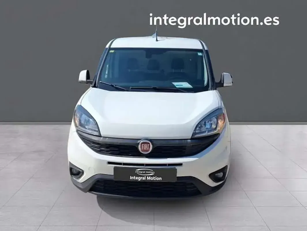 Usado Fiat Doblò 92 CV (67 kW) 2019 Blanco Monovolumen