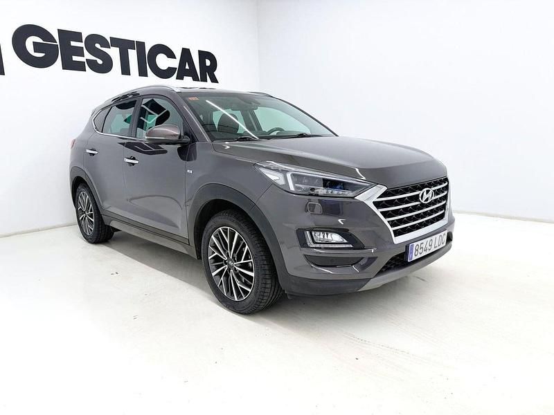 Usado Hyundai Tucson 116 CV (85 kW) 2019 Gris / plata SUV