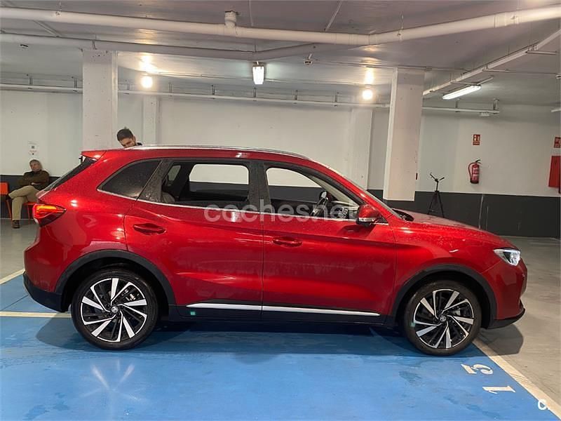 Usado MG ZS Luxury 197 CV (144 kW) 2025 Rojo SUV