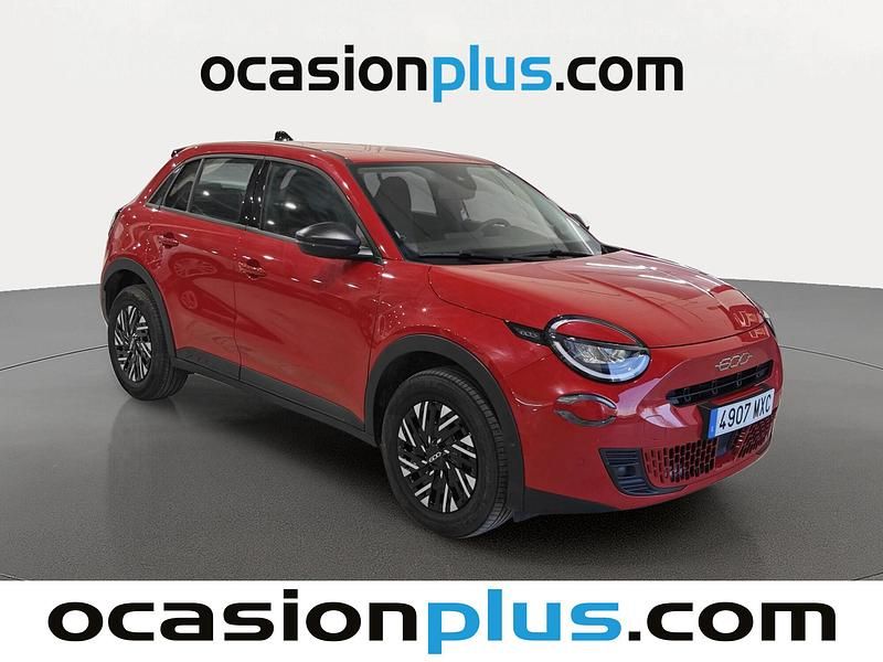 Usado Fiat 600 100 CV (73 kW) 2024 Rojo SUV