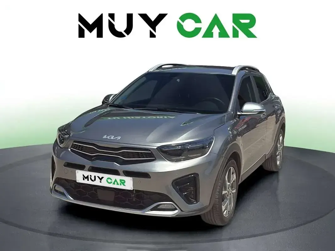 Usado Kia Stonic GT-Line 120 CV (88 kW) 2024 Gris SUV