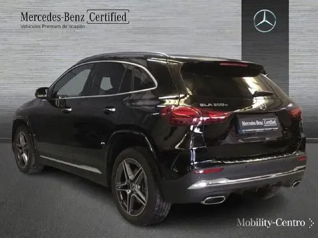 Usado Mercedes GLA250 218 CV (160 kW) 2025 Negro noche SUV