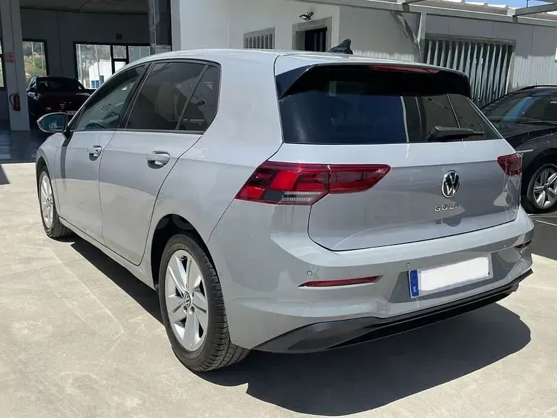 Usado VW Golf VII Style 150 CV (110 kW) 2020 Gris / plata Berlina